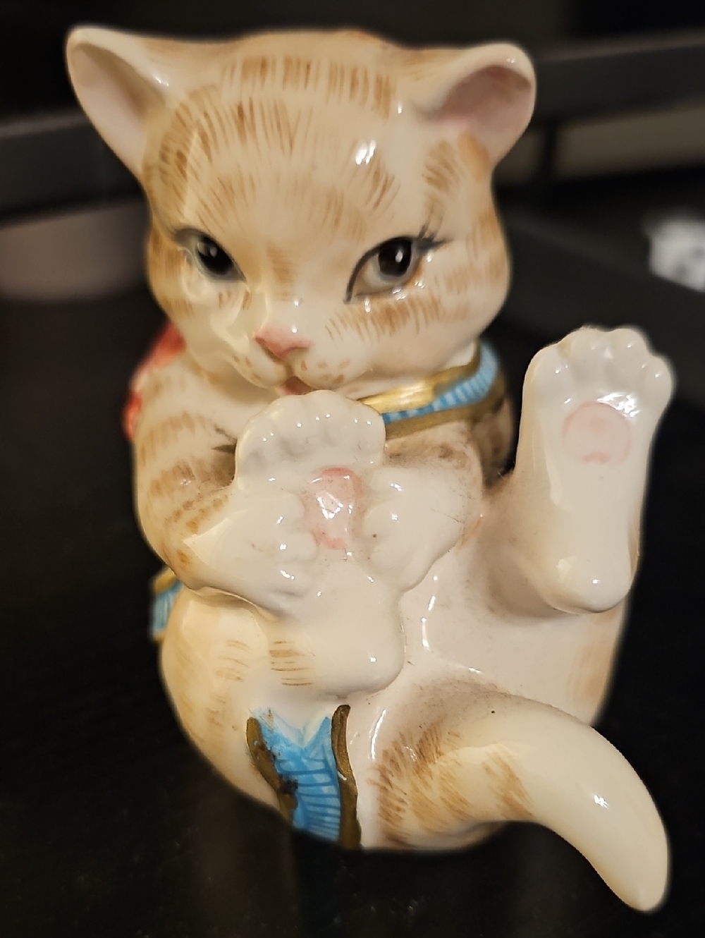 Fitz and Floyd Kitten Kaboodle Cream Blue Kitten Figurine Flower Accent